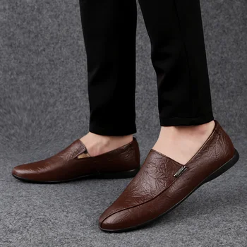 Summer Comfort Бизнес ежедневни обувки дишаща кожа мъже мокасини мокасини плюс размер 47 приплъзване на шофиране обувки официални обувки