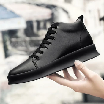Увеличете простите чисти черни маратонки Висококачествени всички черни мъжки ежедневни обувки от естествена кожа Модни дишащи маратонки модни апартаменти